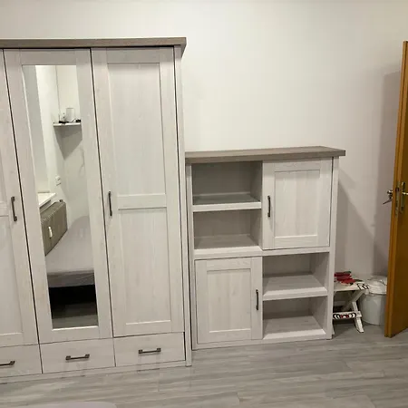 Industrial Zone Πανσιόν *